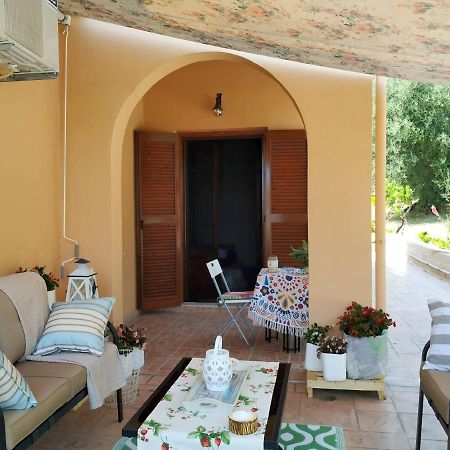 Family Holiday Apartment With Garden & Bbq Βελονάδες Εξωτερικό φωτογραφία