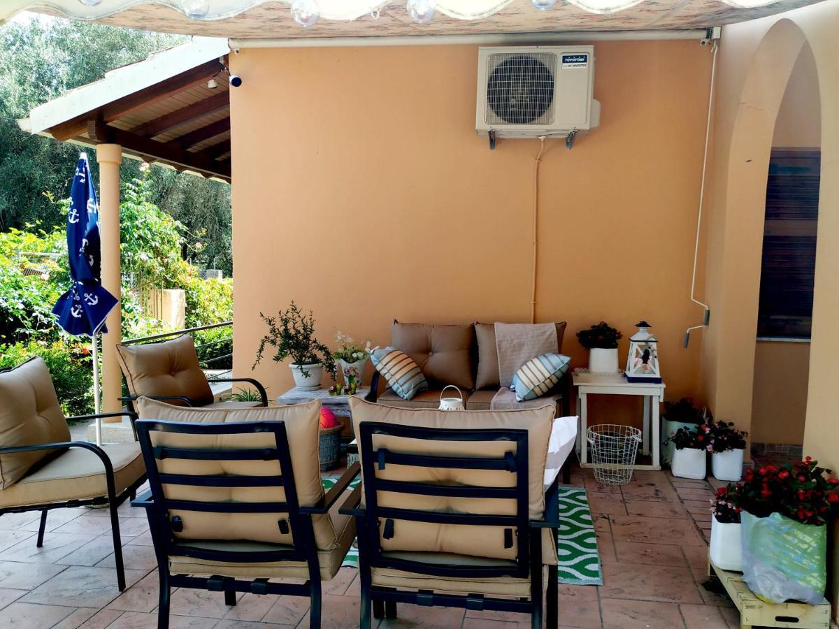 Family Holiday Apartment With Garden & Bbq Βελονάδες Εξωτερικό φωτογραφία