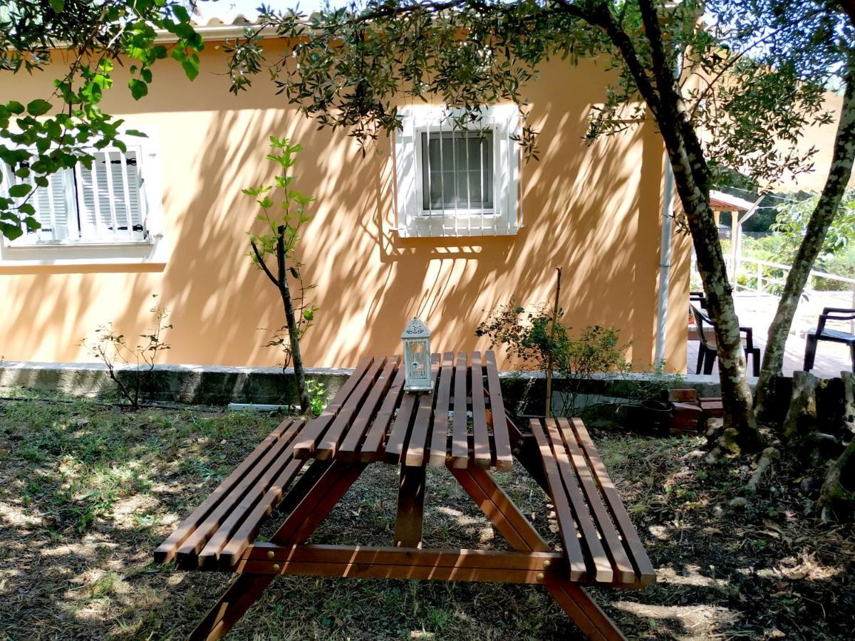 Family Holiday Apartment With Garden & Bbq Βελονάδες Εξωτερικό φωτογραφία