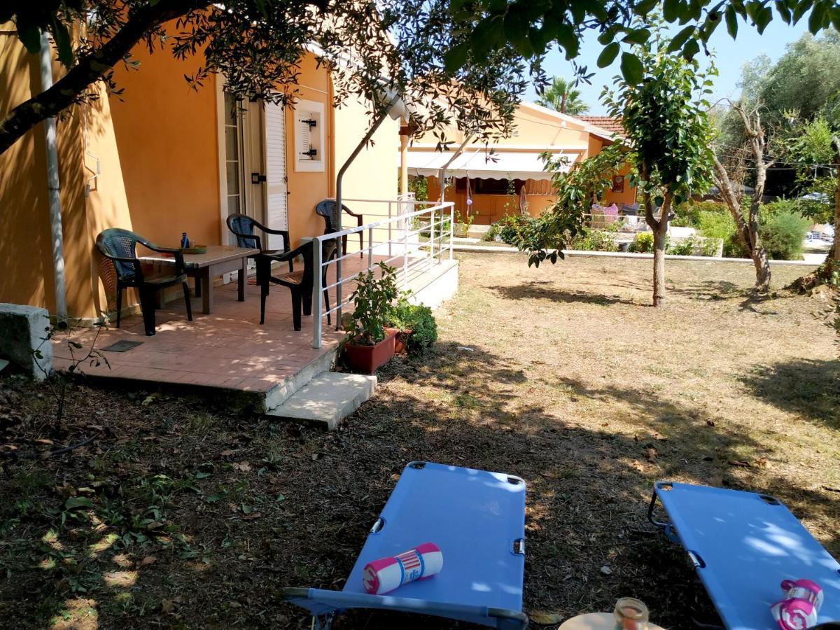 Family Holiday Apartment With Garden & Bbq Βελονάδες Εξωτερικό φωτογραφία