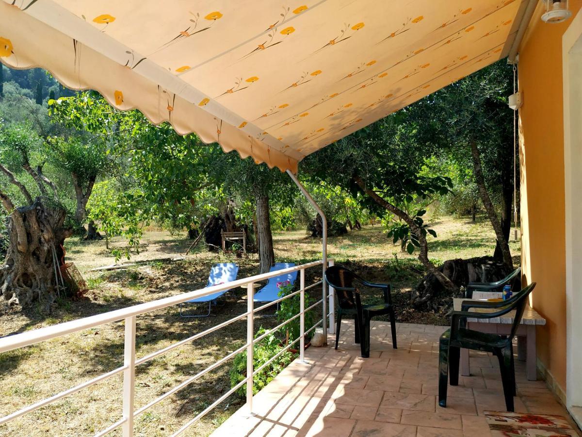 Family Holiday Apartment With Garden & Bbq Βελονάδες Εξωτερικό φωτογραφία