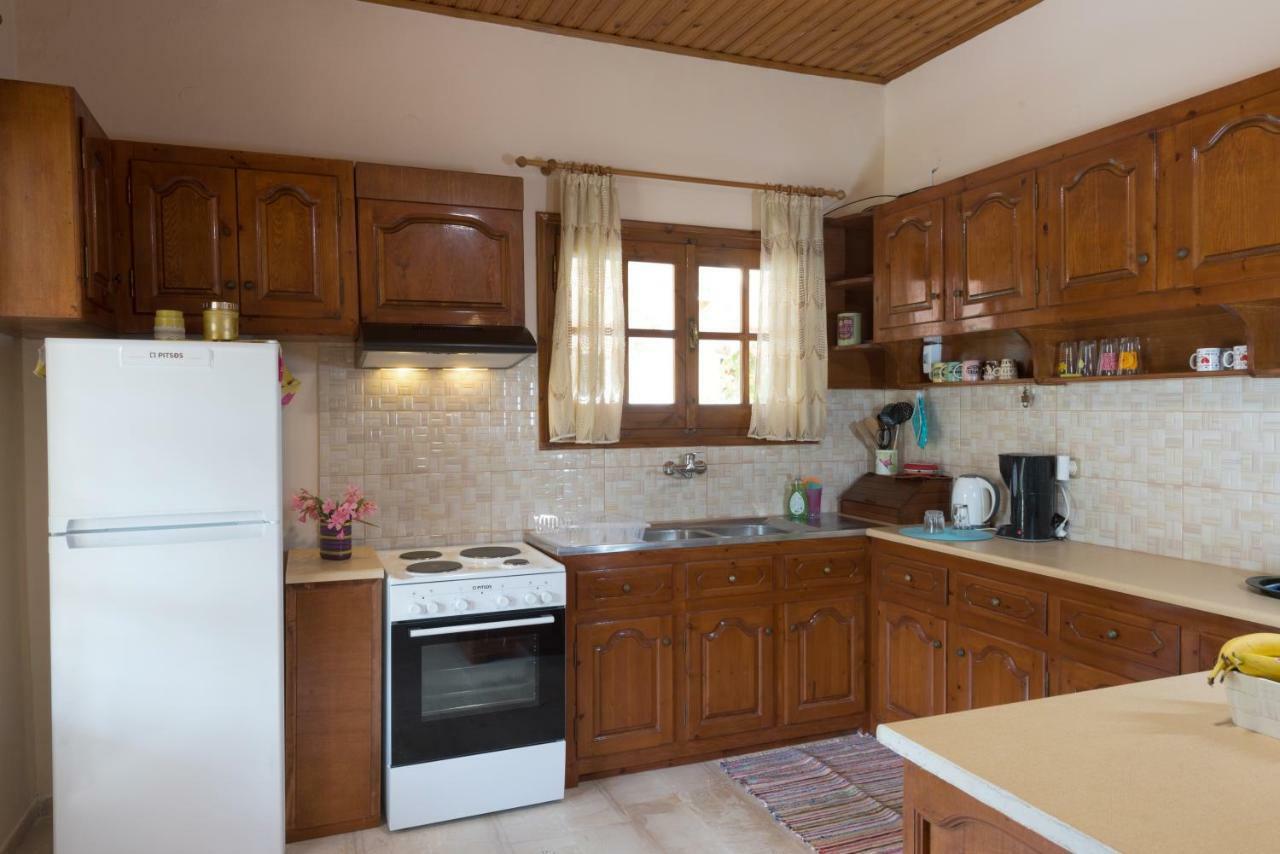 Family Holiday Apartment With Garden & Bbq Βελονάδες Εξωτερικό φωτογραφία