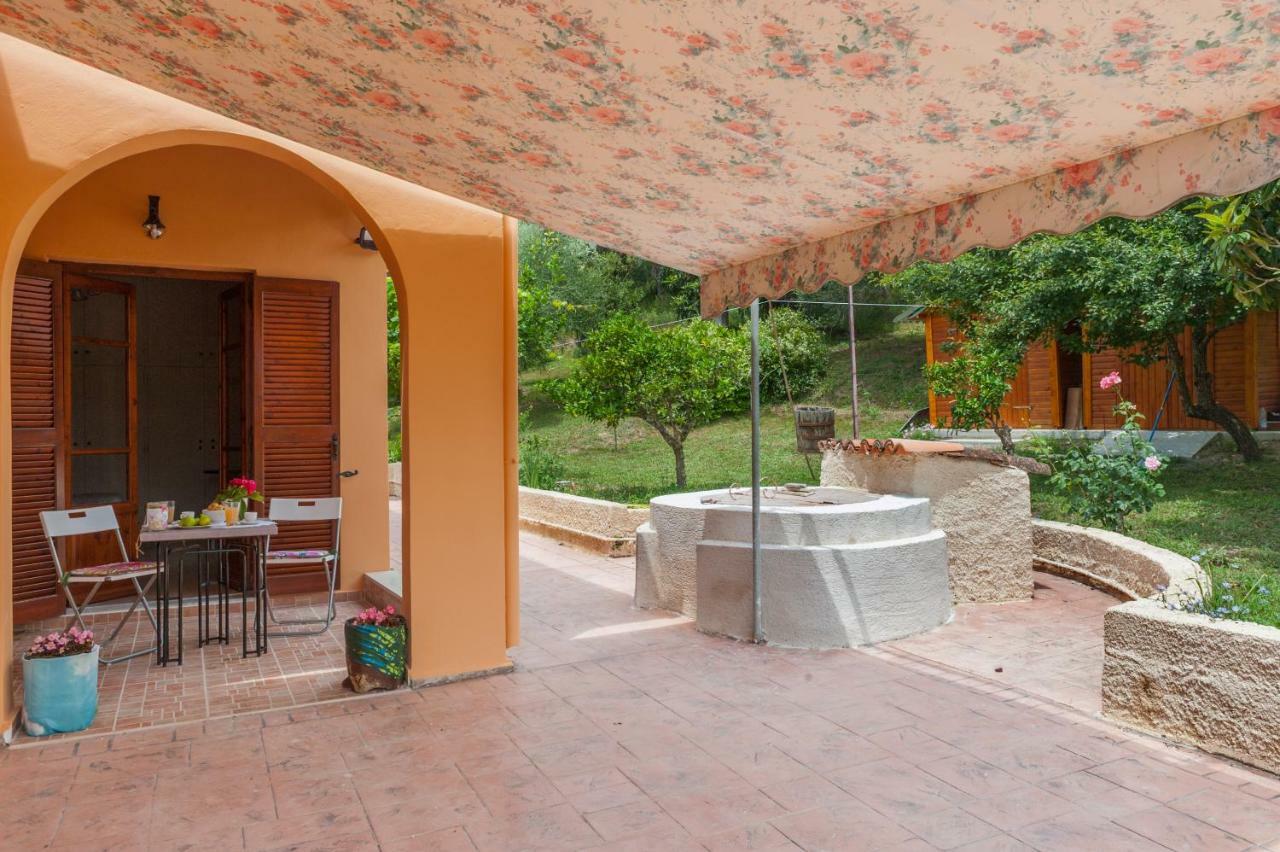 Family Holiday Apartment With Garden & Bbq Βελονάδες Εξωτερικό φωτογραφία