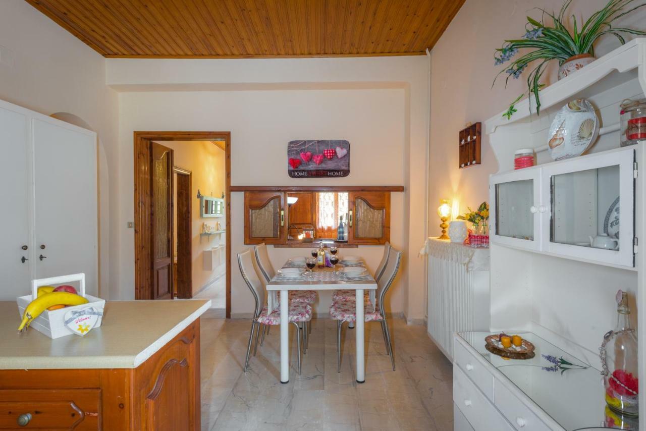 Family Holiday Apartment With Garden & Bbq Βελονάδες Εξωτερικό φωτογραφία