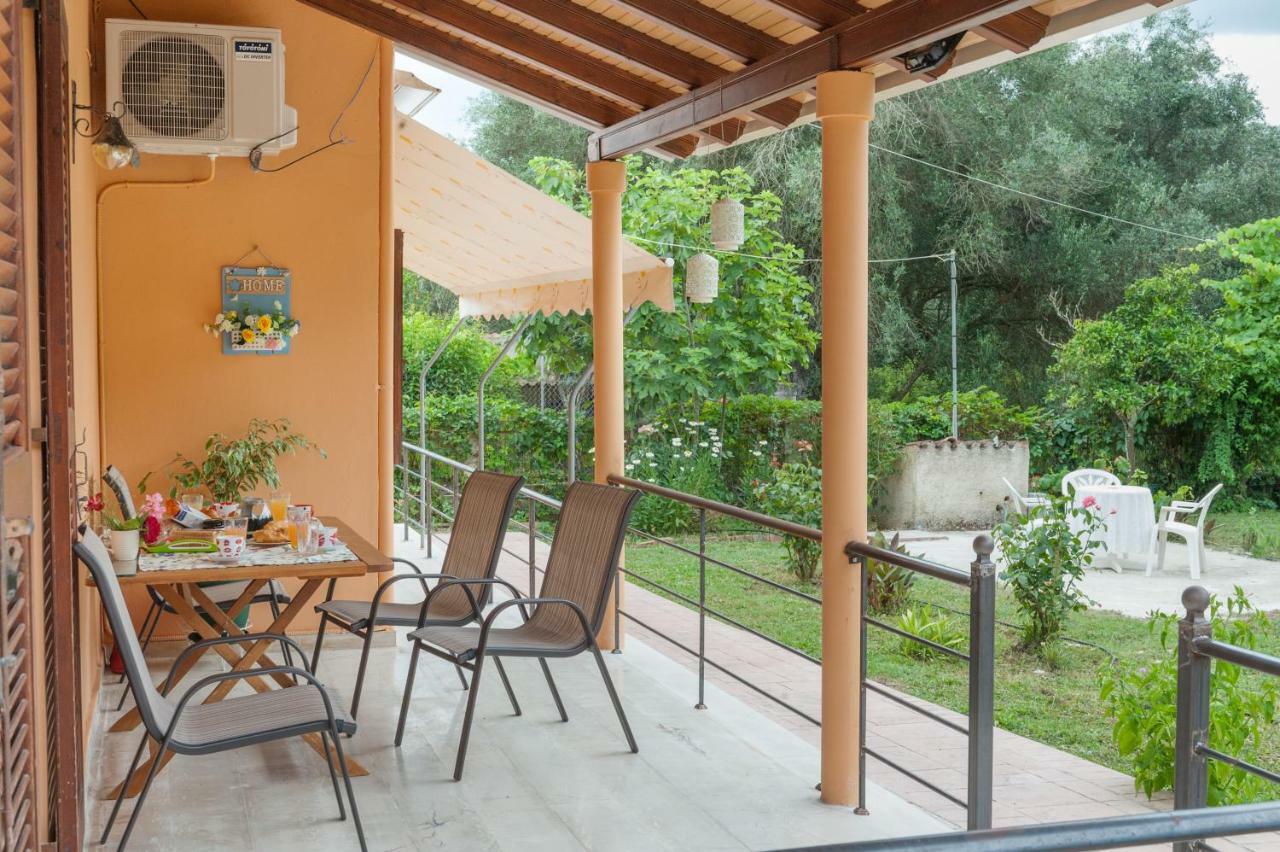 Family Holiday Apartment With Garden & Bbq Βελονάδες Εξωτερικό φωτογραφία
