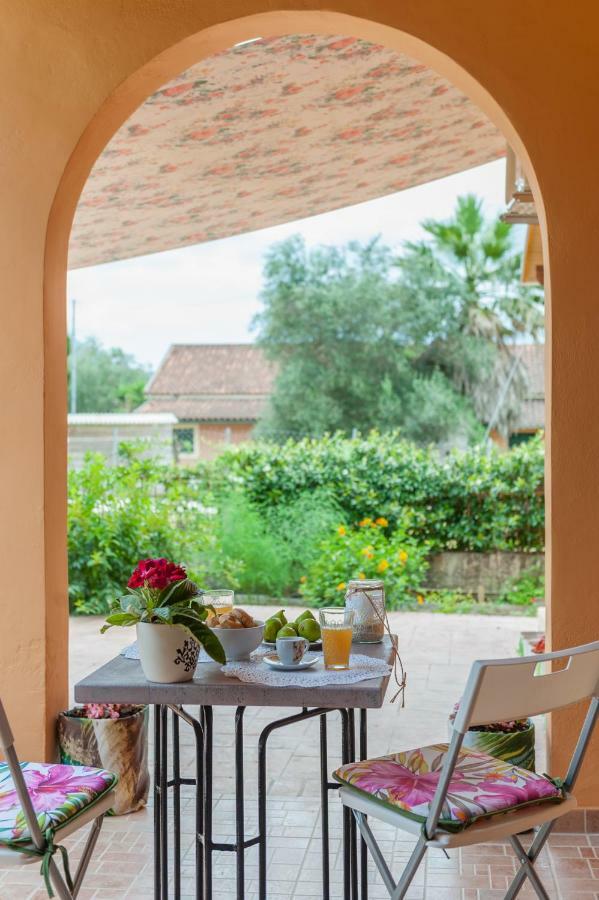 Family Holiday Apartment With Garden & Bbq Βελονάδες Εξωτερικό φωτογραφία