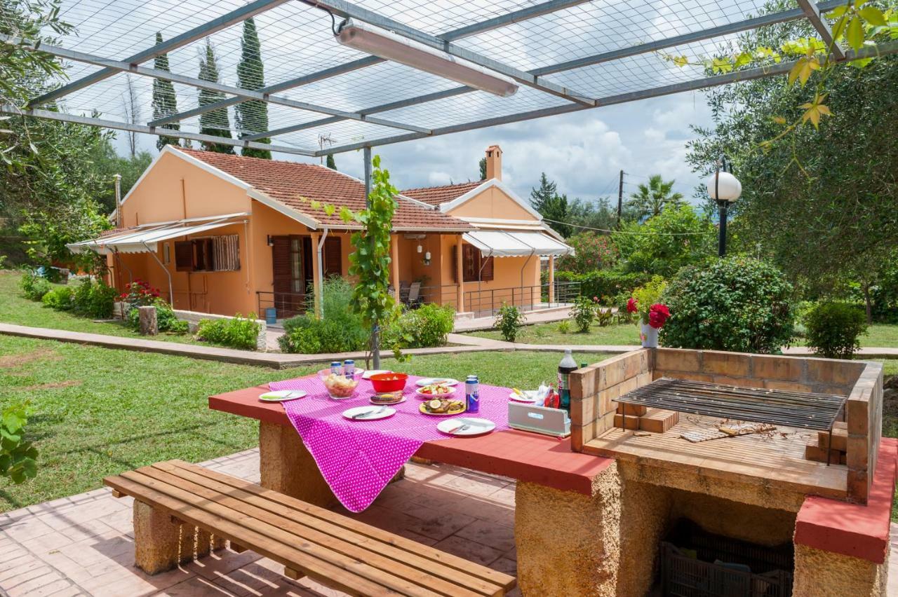 Family Holiday Apartment With Garden & Bbq Βελονάδες Εξωτερικό φωτογραφία